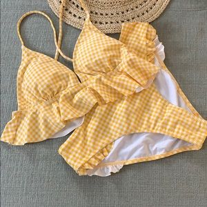NWT Cupshe yellow gingham bikini - size L